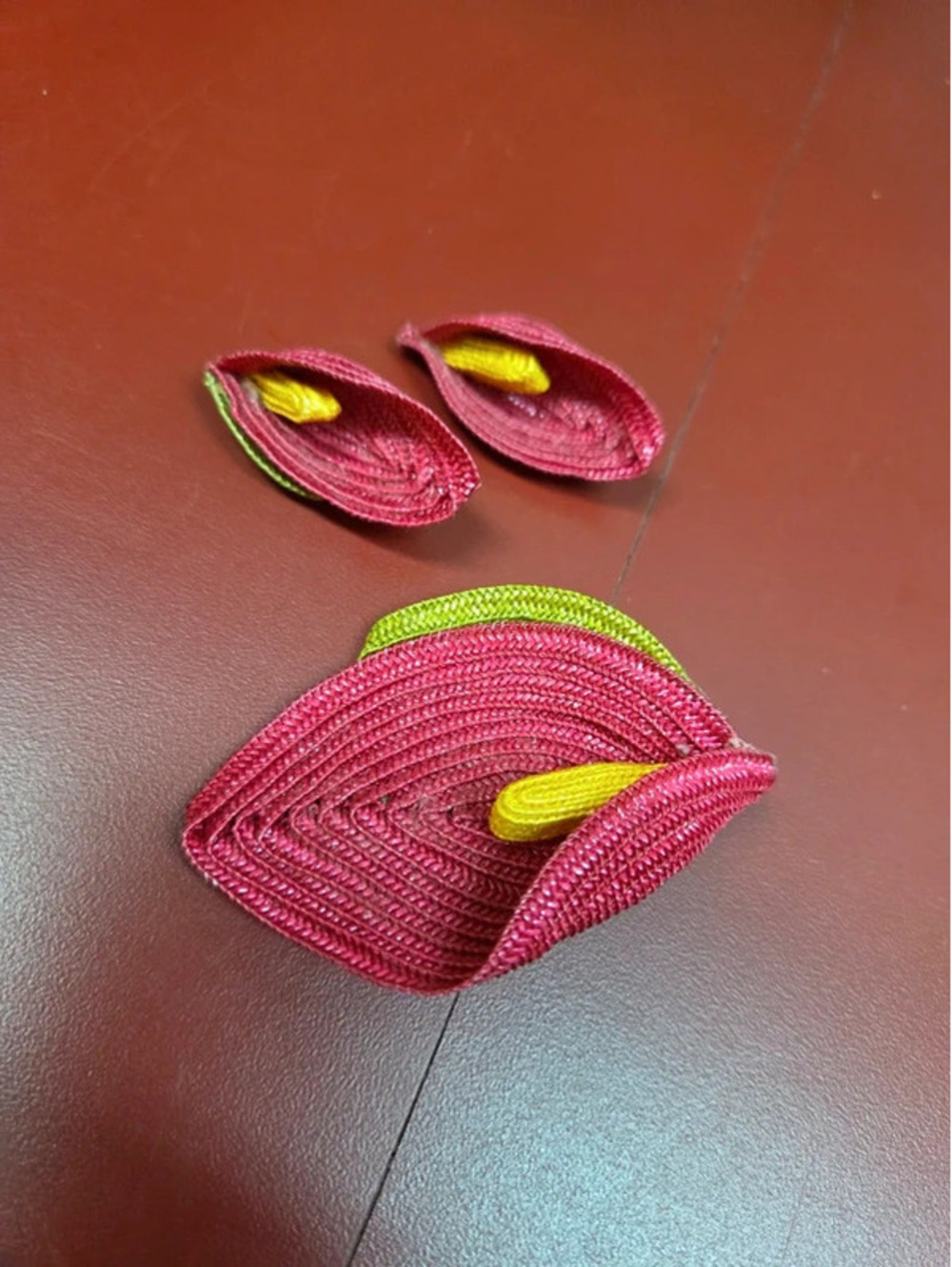 Beautiful vintage calla lily brooch and earrings